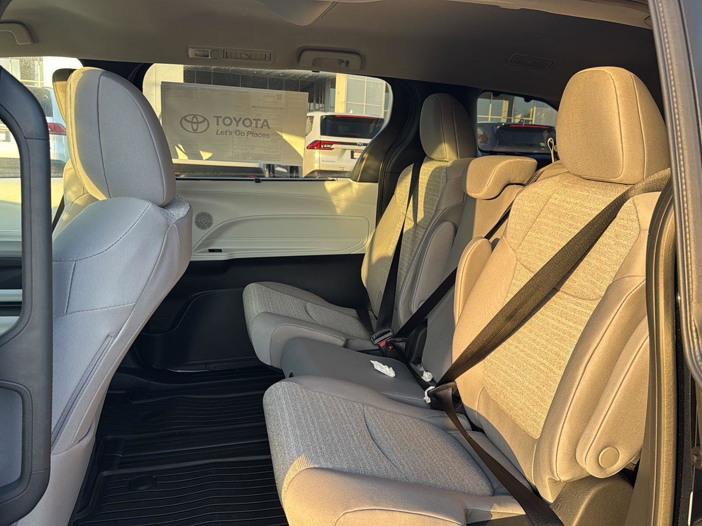 New 2026 Toyota Sienna LE image 10