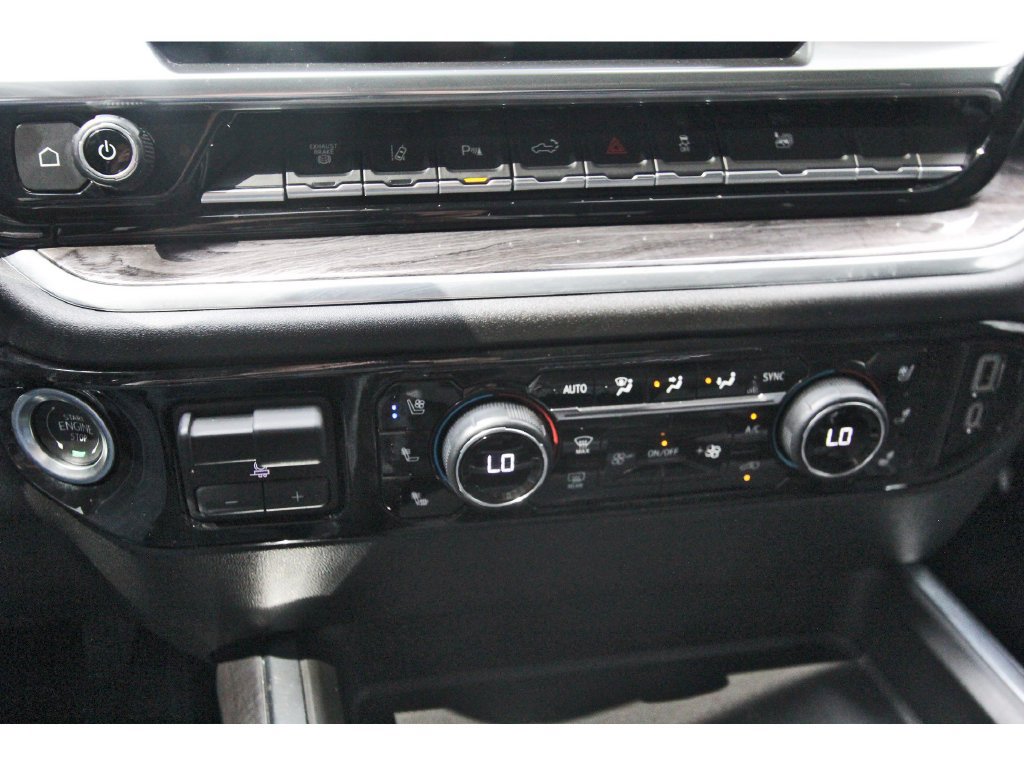 Used 2025 Chevrolet Silverado 2500 LTZ w/ LTZ Convenience Package AWD/4WD image 29