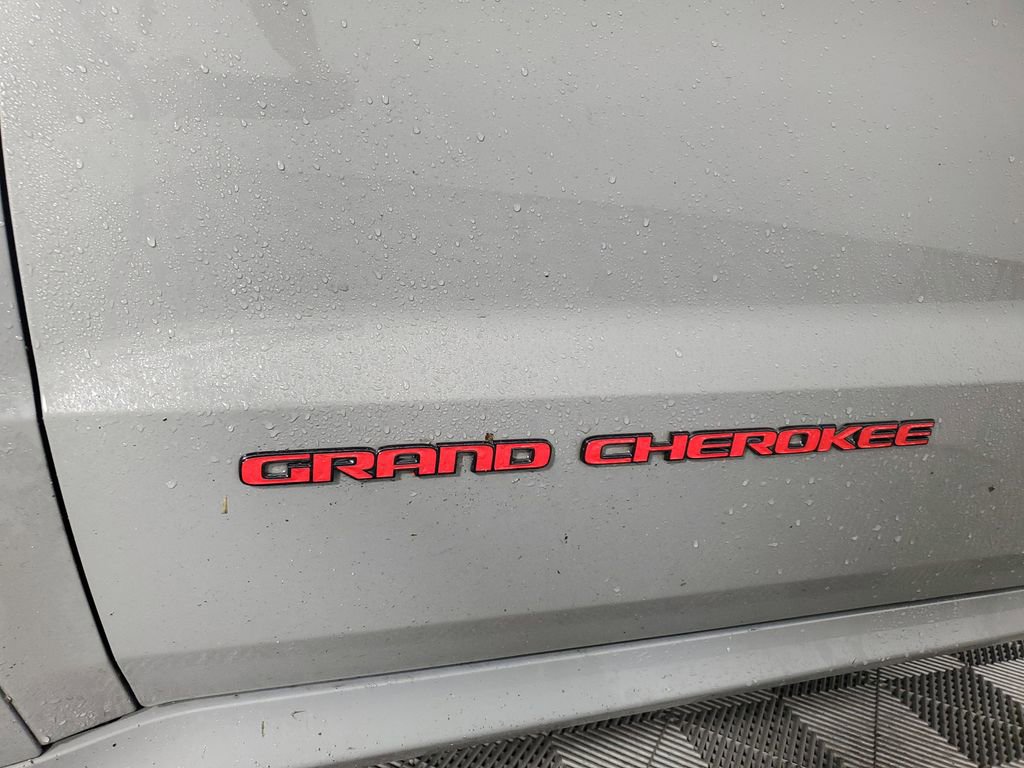 Used 2021 Jeep Grand Cherokee SRT image 10