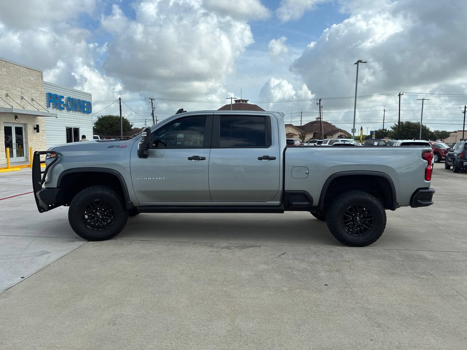 Used 2024 Chevrolet Silverado 2500 ZR2 w/ Technology Package AWD/4WD image 4
