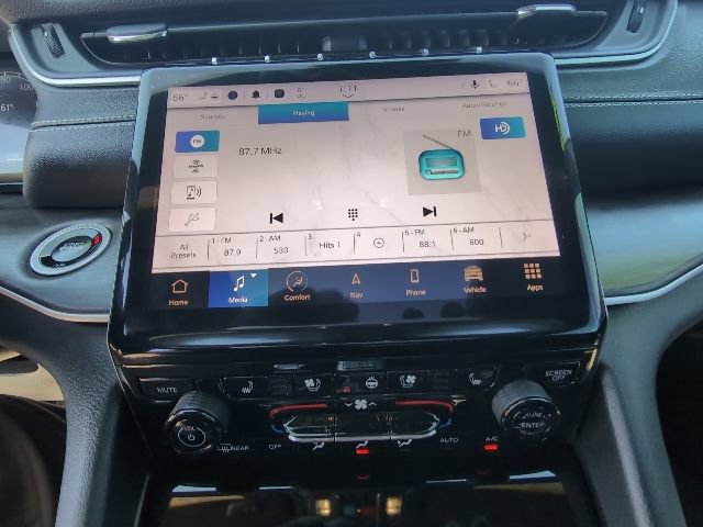 Used 2024 Jeep Grand Cherokee Limited w/ Luxury Tech Group II image 25