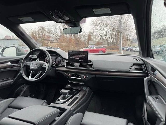 Certified 2025 Audi Q5 2.0T Premium Plus image 17