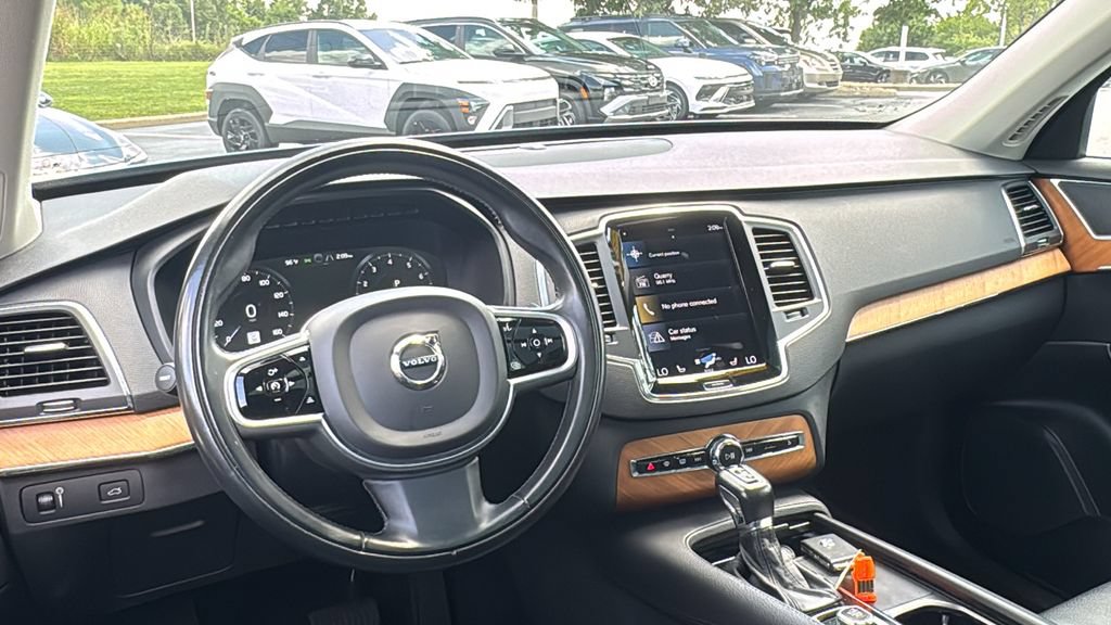 Used 2021 Volvo XC90 T6 Momentum w/ Climate Package AWD/4WD image 12