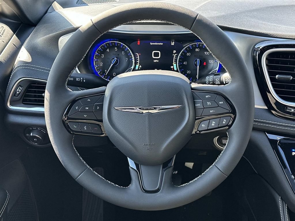 New 2026 Chrysler Pacifica Limited w/ S Appearance Package FWD image 23