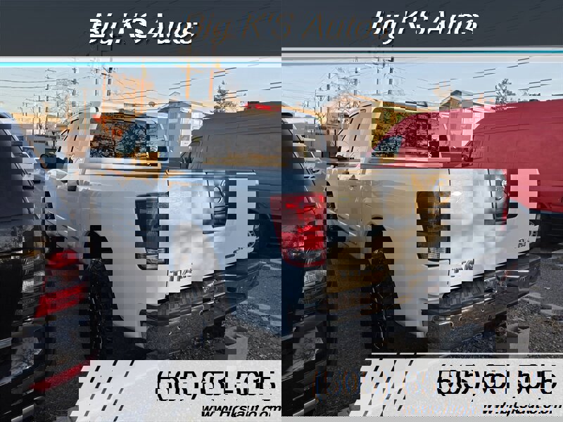 Used 2012 Nissan Titan SV w/ SV Value Truck Pkg image 5