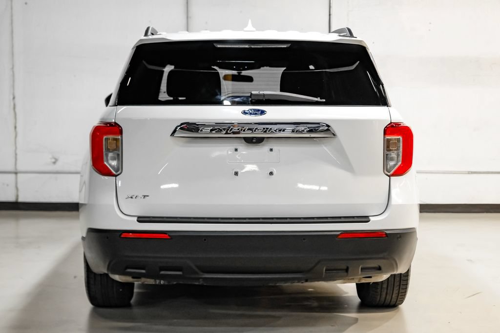 Used 2023 Ford Explorer XLT RWD image 9
