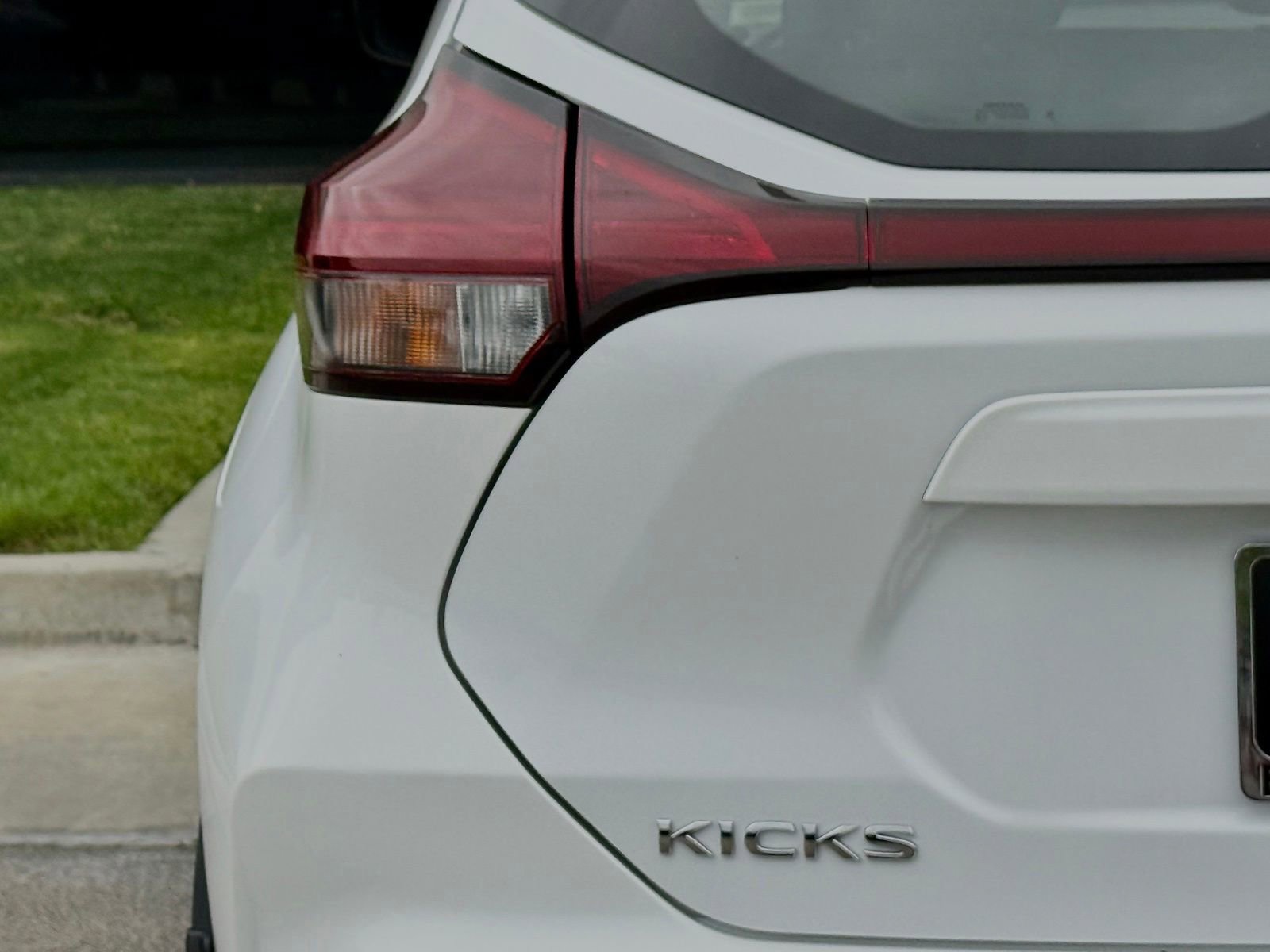 Used 2024 Nissan Kicks S FWD image 11