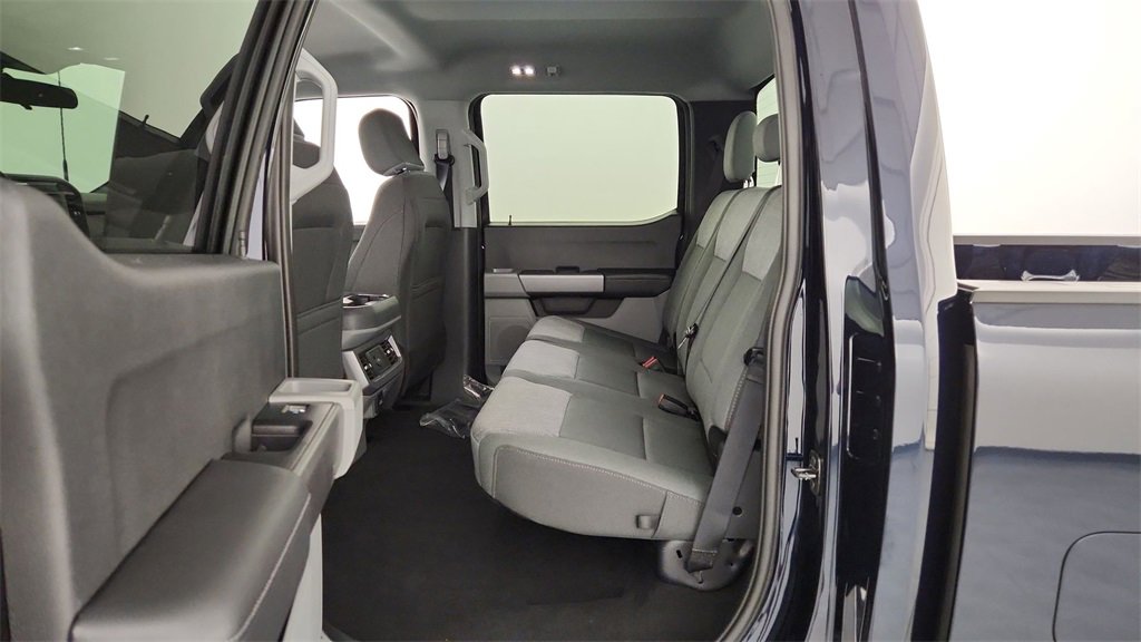 New 2025 Ford F250 XLT w/ FX4 Off-Road Package image 25