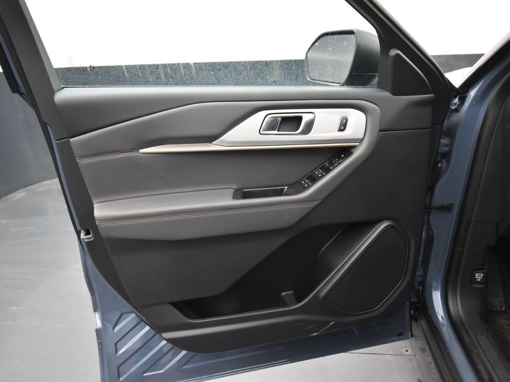 New 2026 Ford Explorer Active w/ Active Comfort Package AWD/4WD image 8