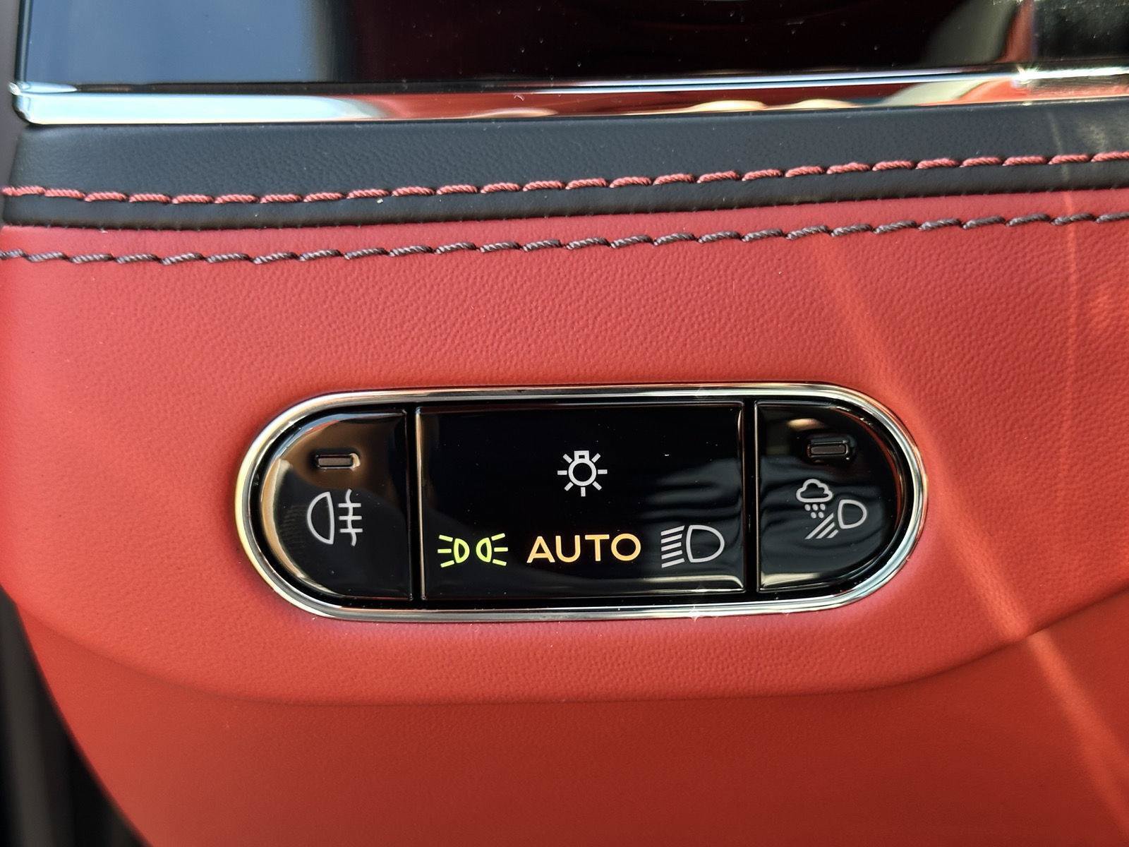 New 2026 Bentley Flying Spur V8 AWD/4WD image 47