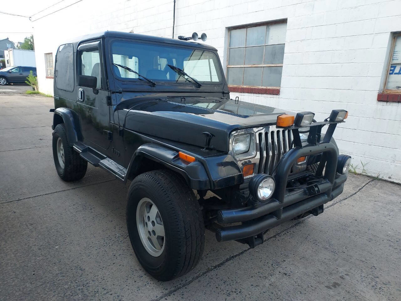 Used 1987 Jeep Wrangler Laredo image 2