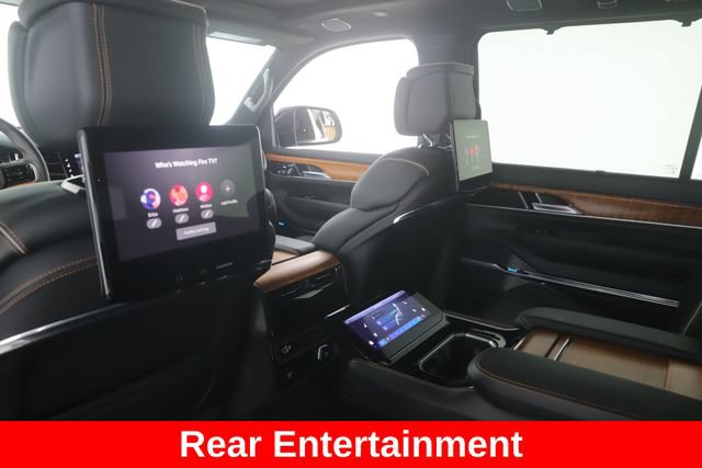 Used 2025 Jeep Grand Wagoneer Series III w/ Rear Seat Video Group 1 AWD/4WD image 5