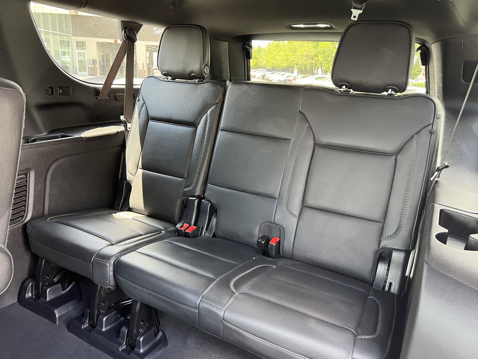 Used 2025 GMC Yukon XL Denali AWD/4WD image 27