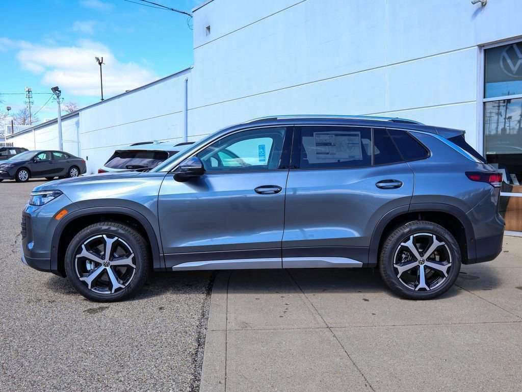 New 2026 Volkswagen Tiguan SE AWD/4WD image 2