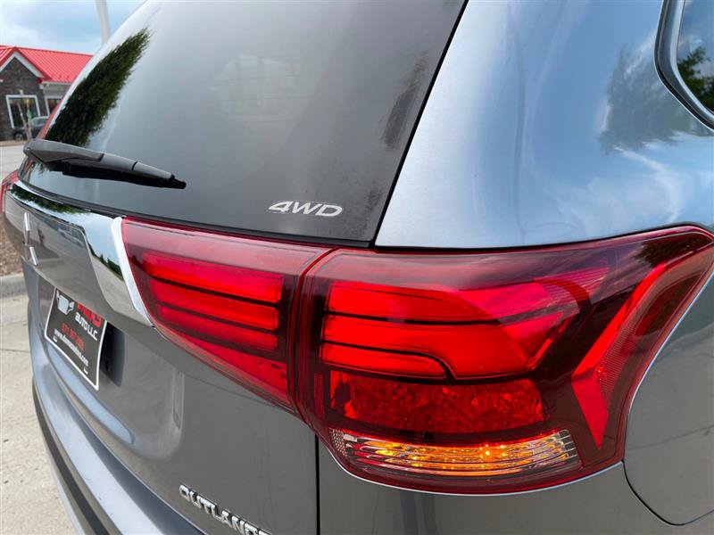Used 2017 Mitsubishi Outlander ES AWD/4WD image 31