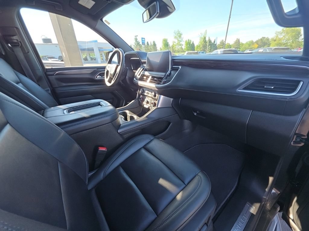 Used 2024 Chevrolet Suburban LT AWD/4WD image 21