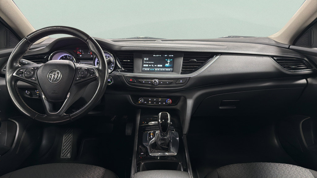 Used 2018 Buick Regal Preferred image 35