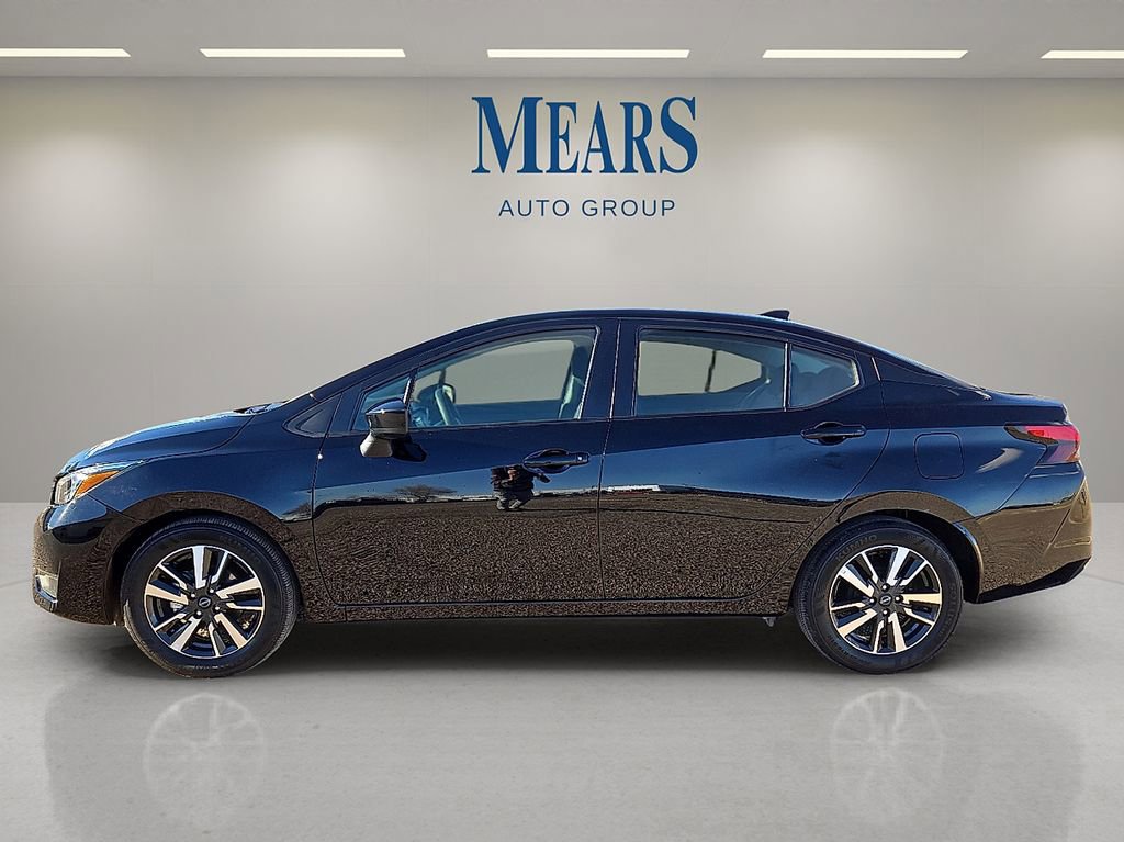 Used 2025 Nissan Versa SV image 2