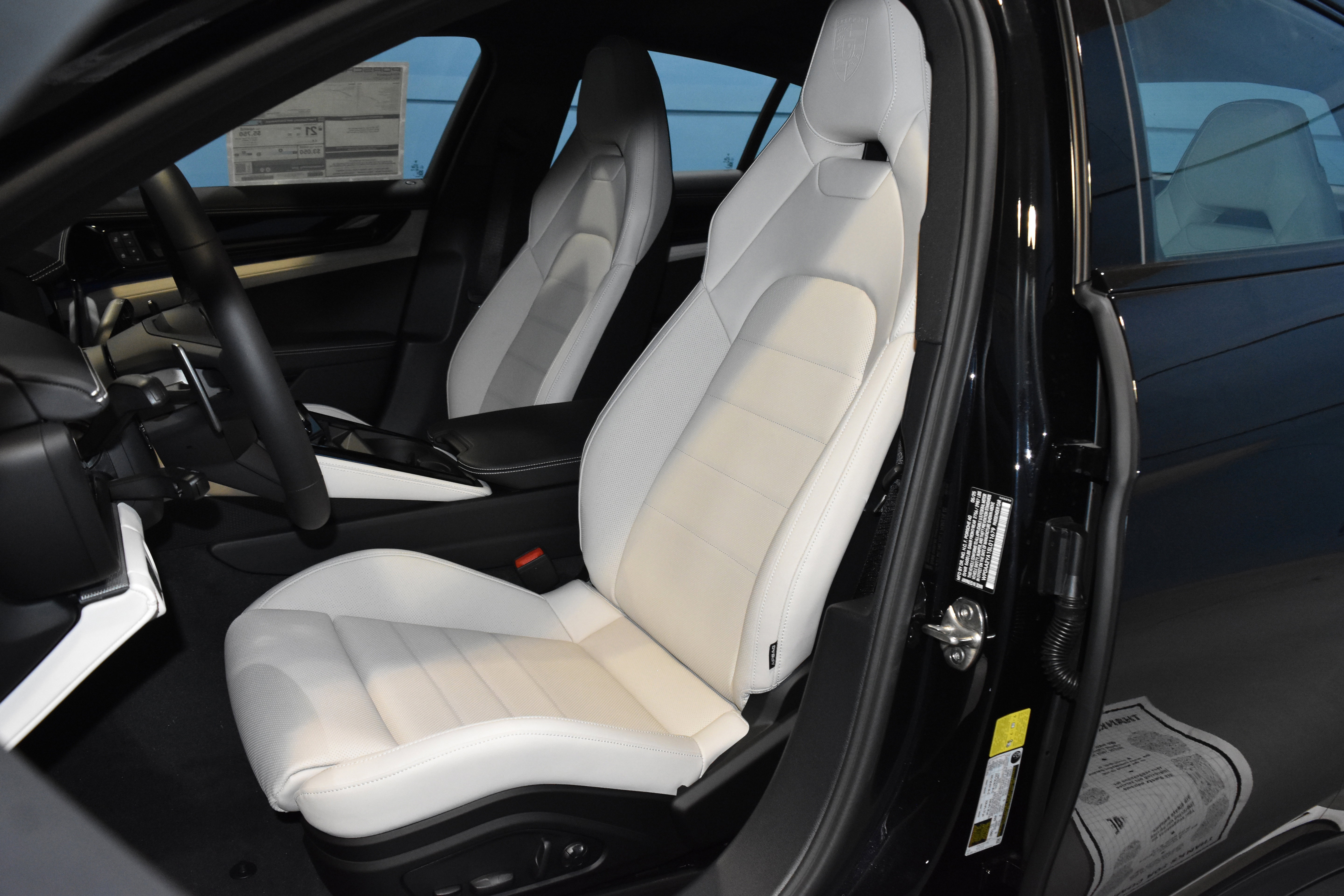 New 2025 Porsche Panamera 4 image 5