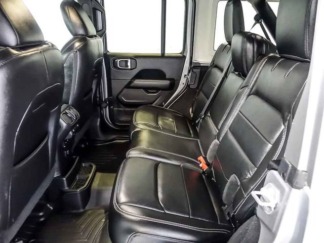 Used 2019 Jeep Wrangler Unlimited Sahara AWD/4WD image 14