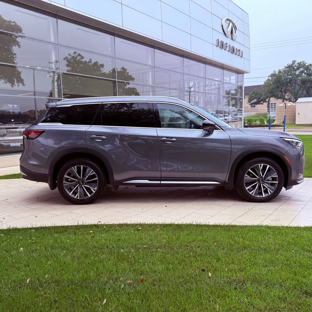 Certified 2026 INFINITI QX60 Luxe w/ Cargo Package FWD image 4
