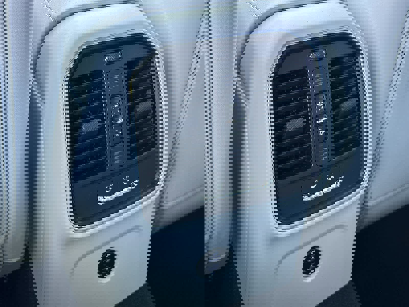 New 2026 Porsche Macan AWD/4WD image 14