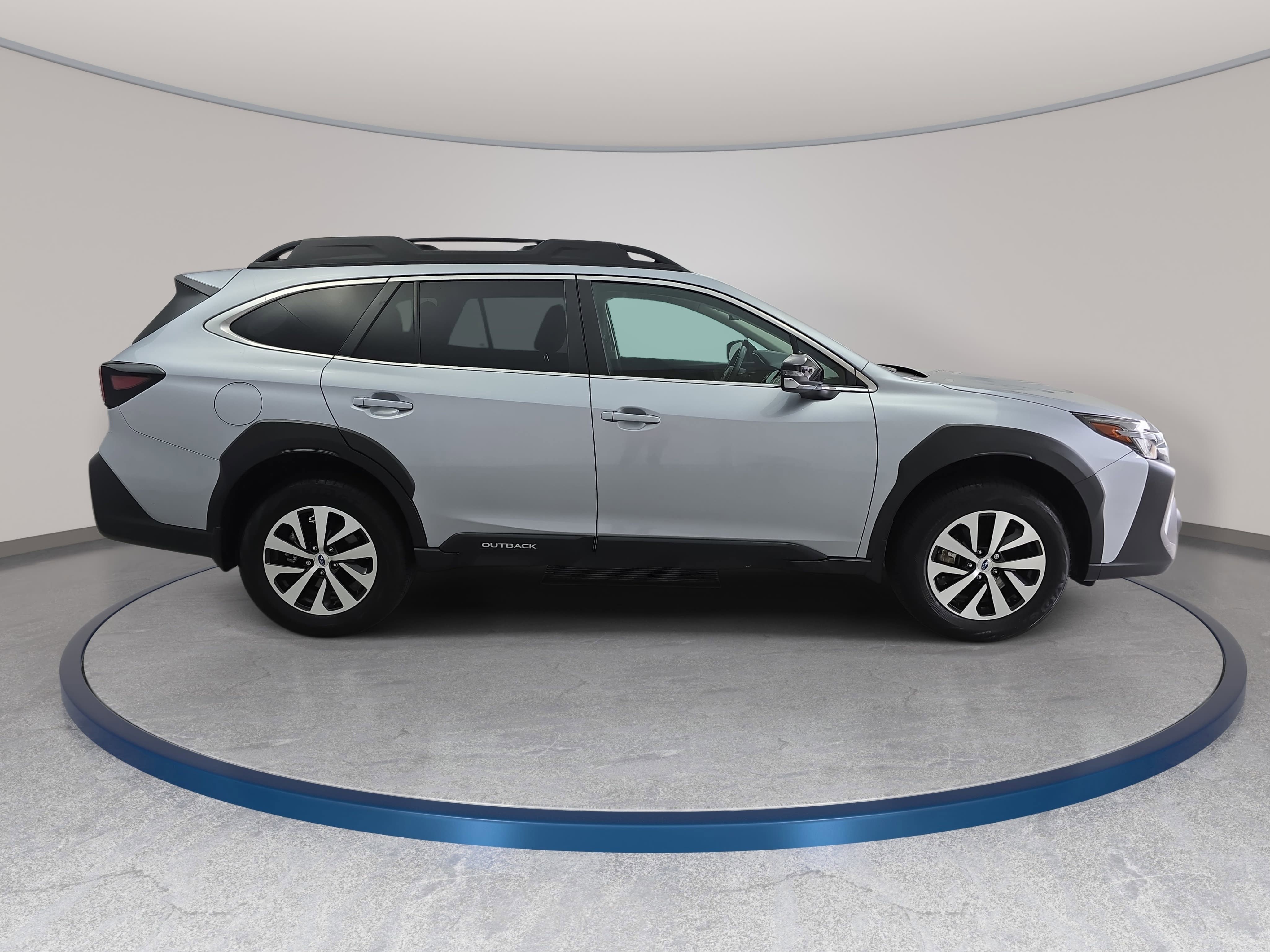 Used 2025 Subaru Outback Premium w/ Popular Package #1A image 4