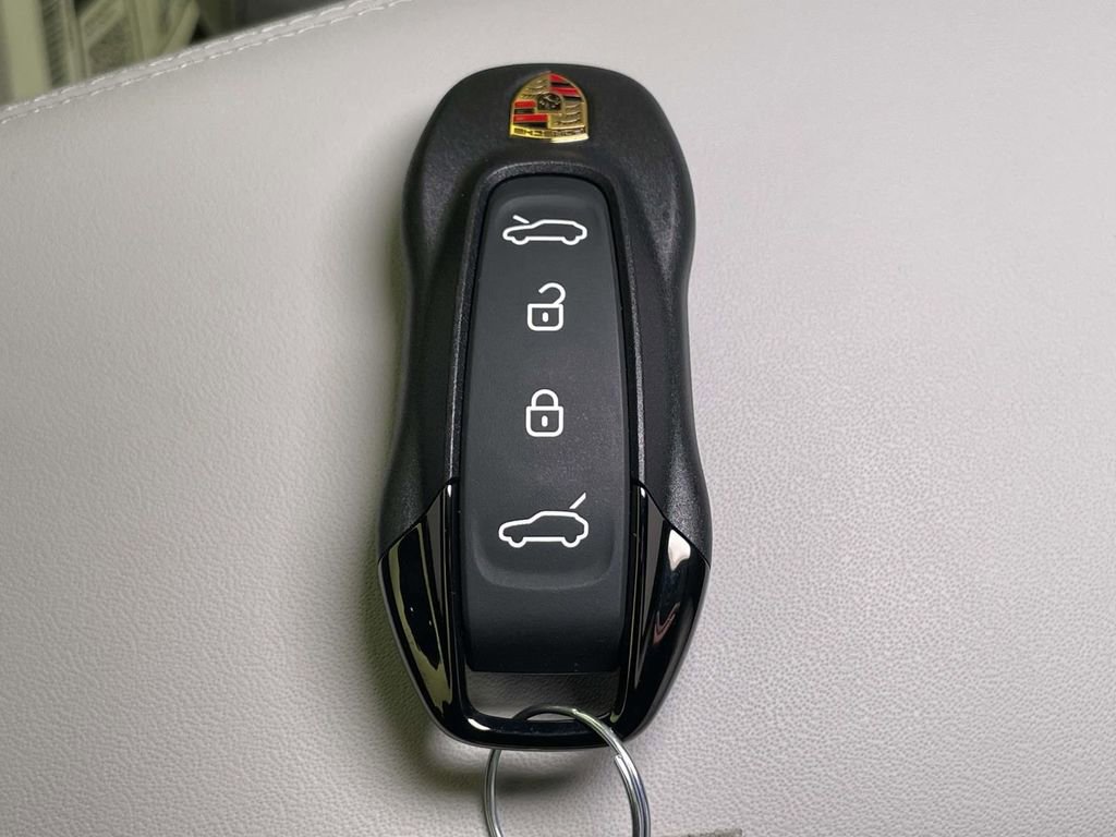 New 2025 Porsche Macan 4S Electric image 45