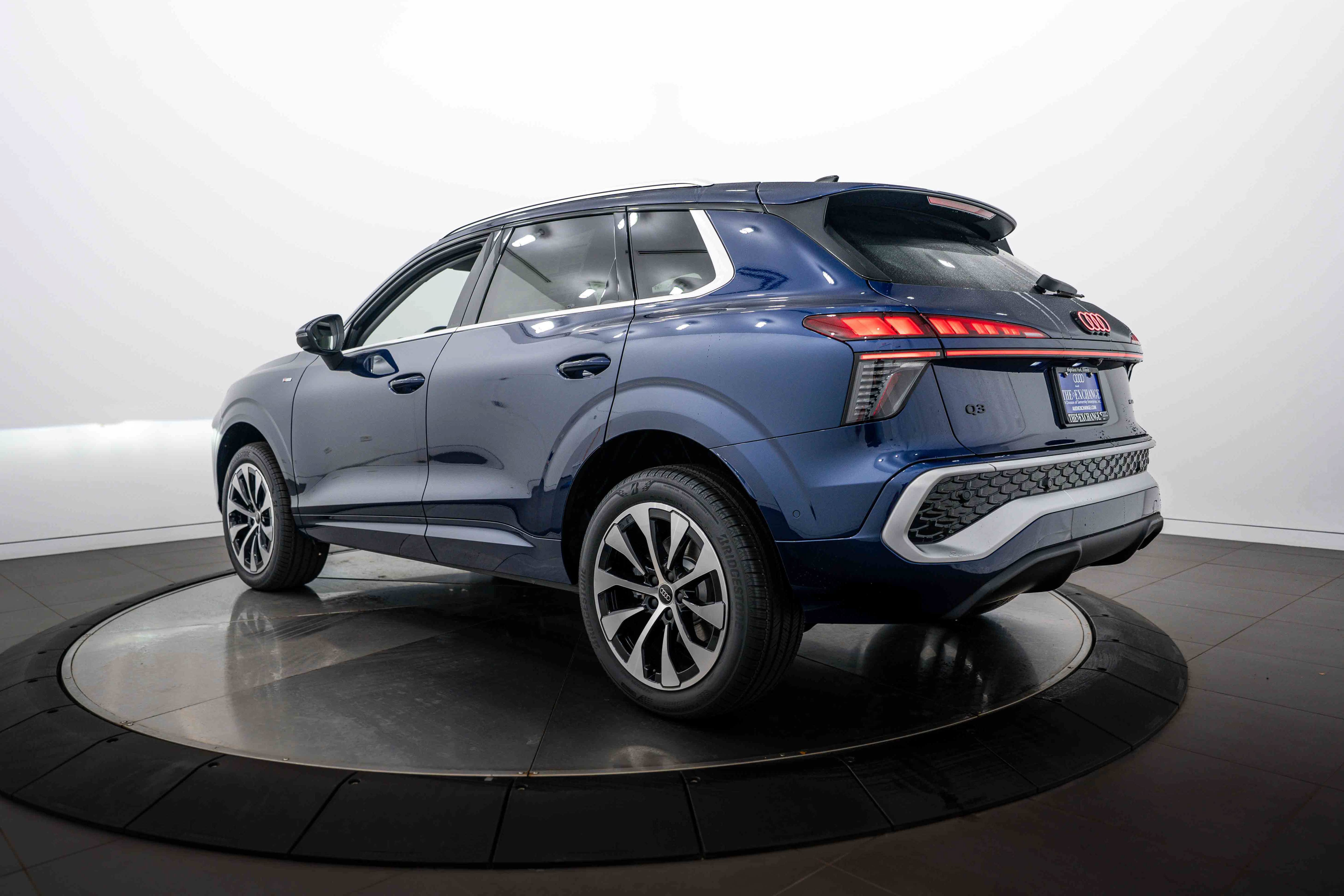 New 2026 Audi Q3 quattro 2.0T AWD/4WD image 5