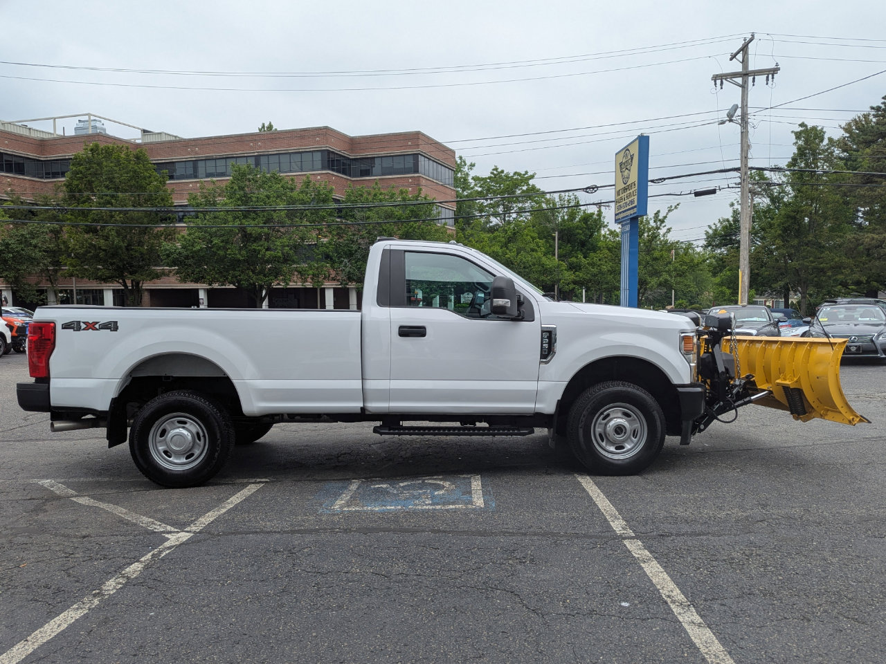 Used 2022 Ford F250 XL w/ Power Equipment Group image 5
