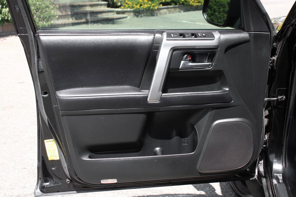 Used 2018 Toyota 4Runner SR5 Premium image 15