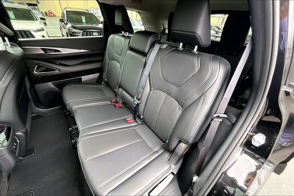 New 2026 INFINITI QX60 Luxe w/ Cargo Package image 14