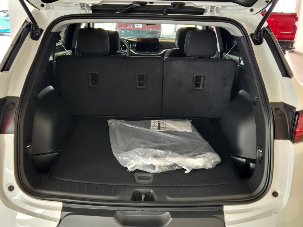 New 2026 Chevrolet Blazer LT w/ Midnight/Sport Edition FWD image 13
