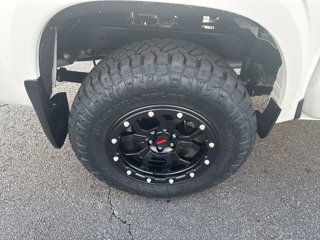 New 2026 Nissan Frontier SV w/ Tow Package AWD/4WD image 11
