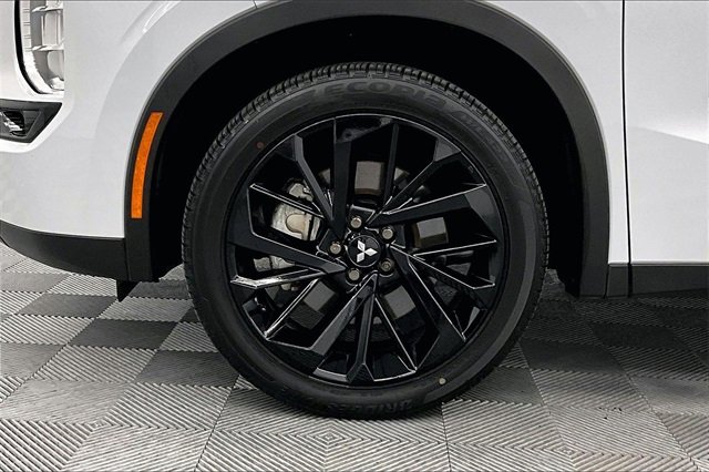 Used 2024 Mitsubishi Outlander SEL Black Edition image 8