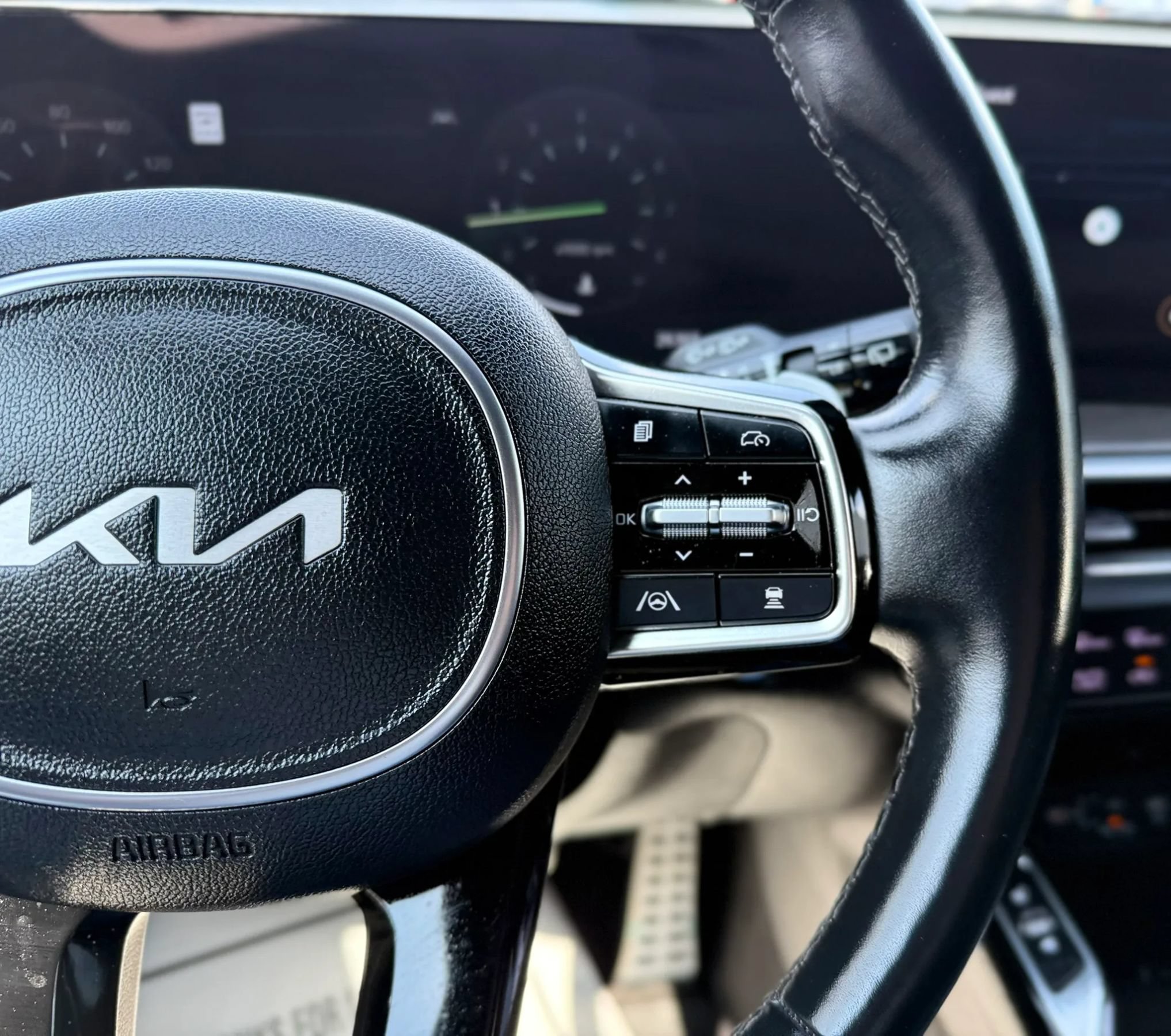 Used 2025 Kia Sorento SX AWD/4WD image 14