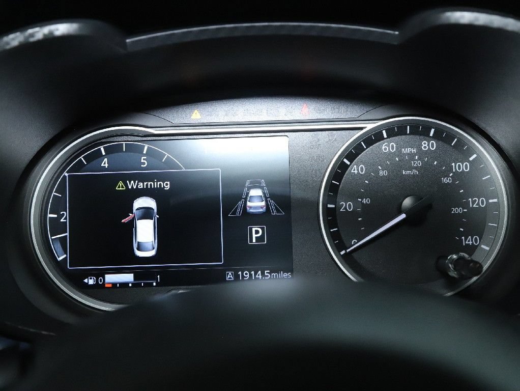 Used 2025 Nissan Versa SV FWD image 24