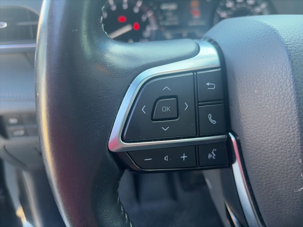 Used 2021 Toyota Highlander XSE image 19