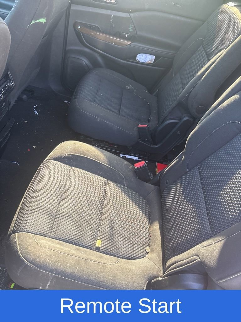 Certified 2020 GMC Acadia SLE w/ Driver Convenience Package FWD image 2