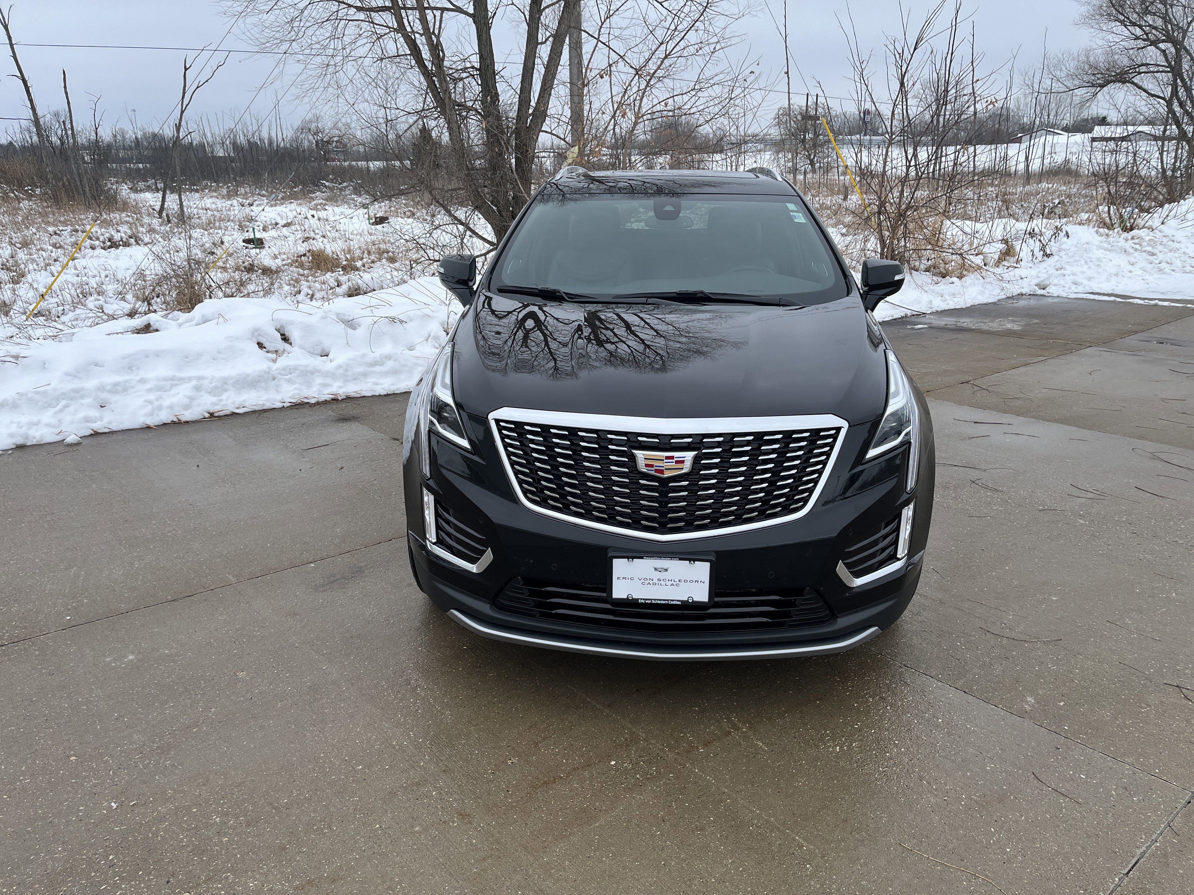Used 2025 Cadillac XT5 Premium Luxury image 2