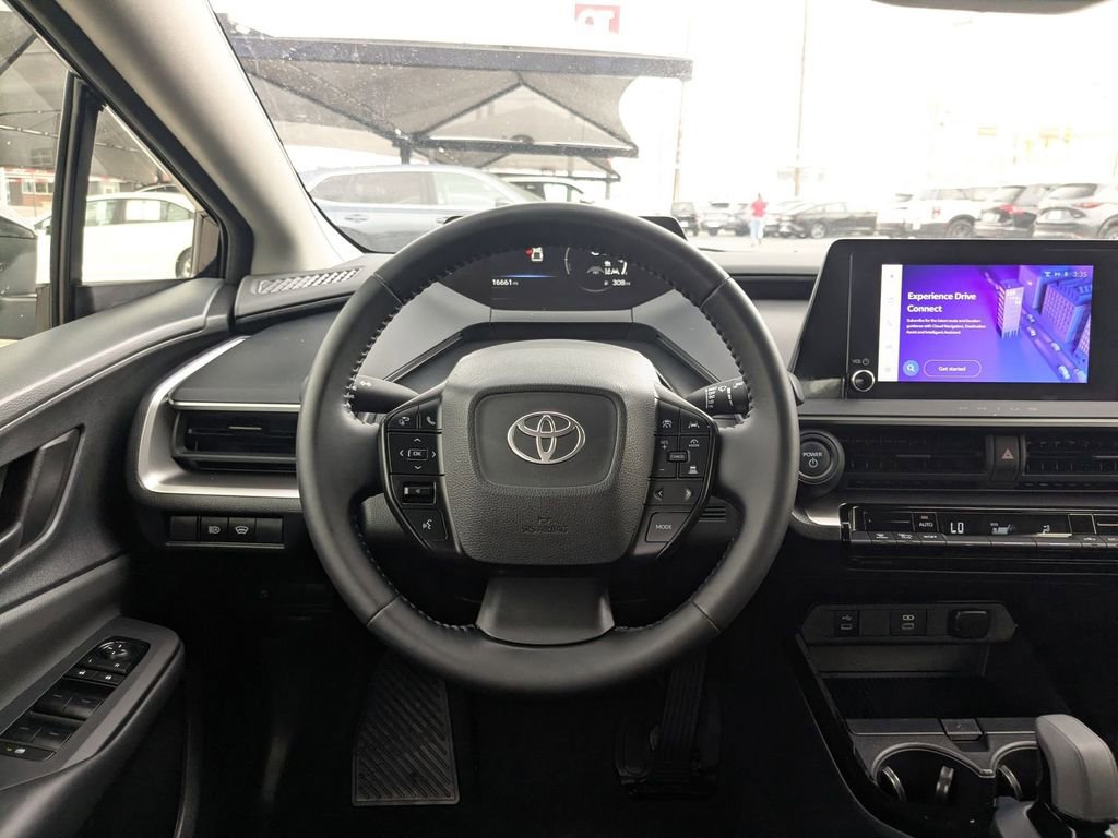 Used 2025 Toyota Prius LE image 26