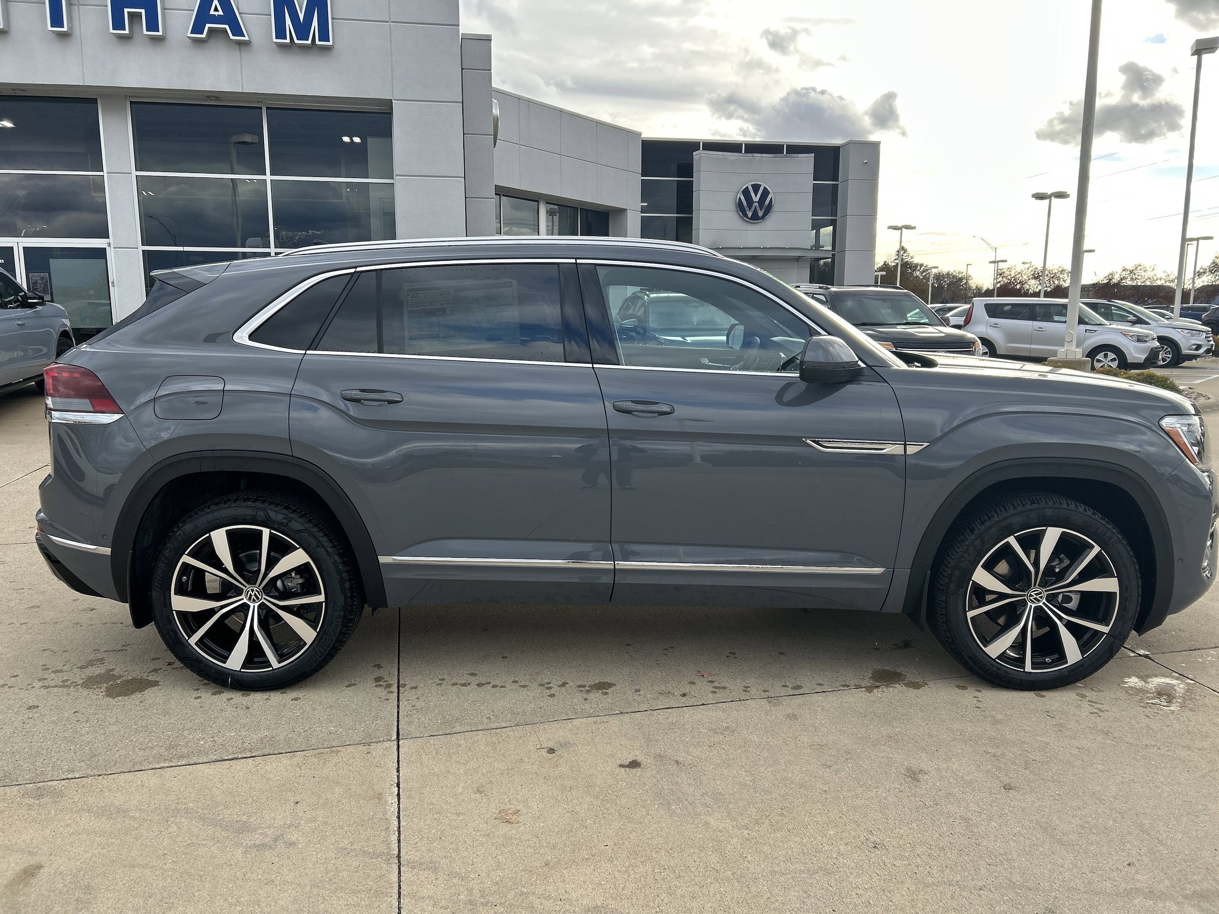 New 2026 Volkswagen Atlas Cross Sport SEL Premium R-Line AWD/4WD image 3