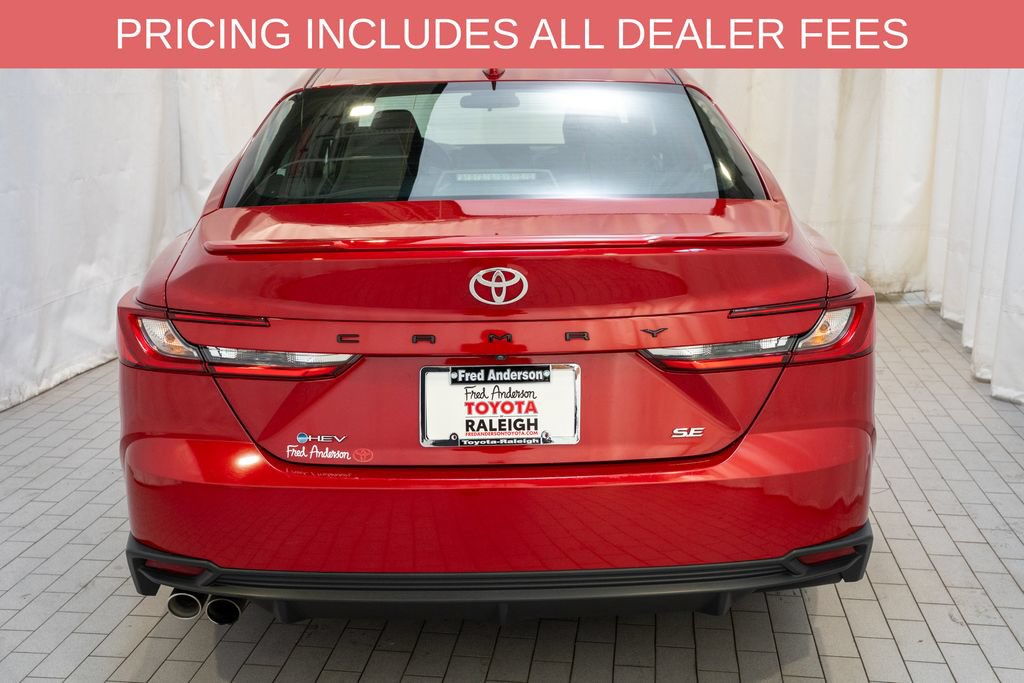 Used 2025 Toyota Camry SE FWD image 4