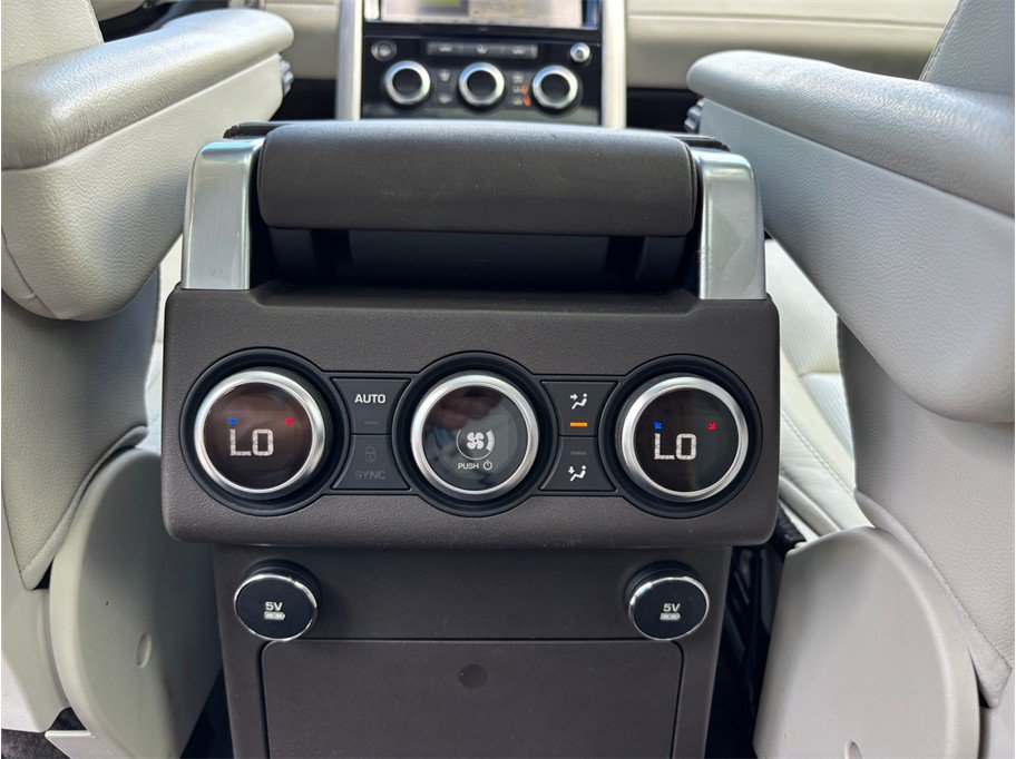 Used 2020 Land Rover Discovery HSE AWD/4WD image 41