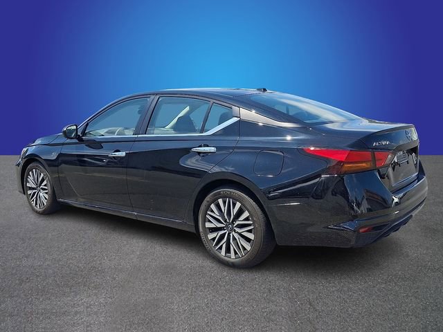 Used 2025 Nissan Altima 2.5 SV FWD image 6