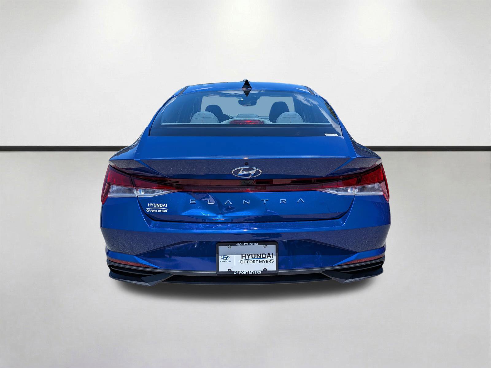 Used 2023 Hyundai Elantra SEL w/ Convenience Package FWD image 5