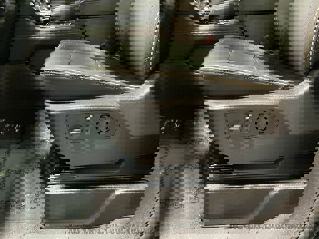 Used 2026 GMC Yukon Elevation image 11