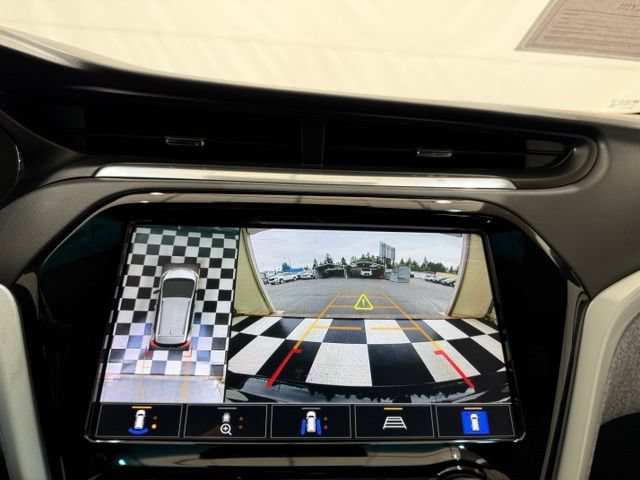 Used 2020 Chevrolet Bolt Premier w/ Infotainment Package FWD image 32