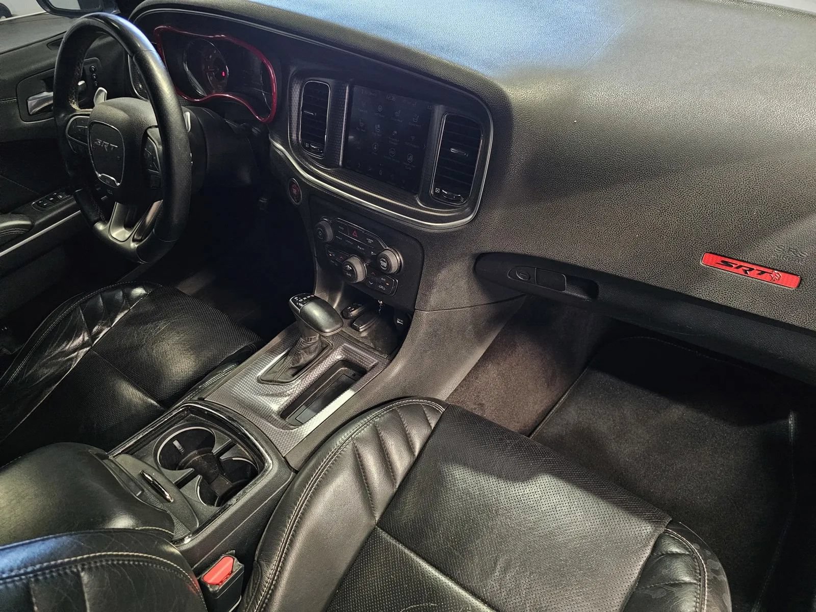 Used 2018 Dodge Charger SRT Hellcat w/ Harman/Kardon Audio Group RWD image 5