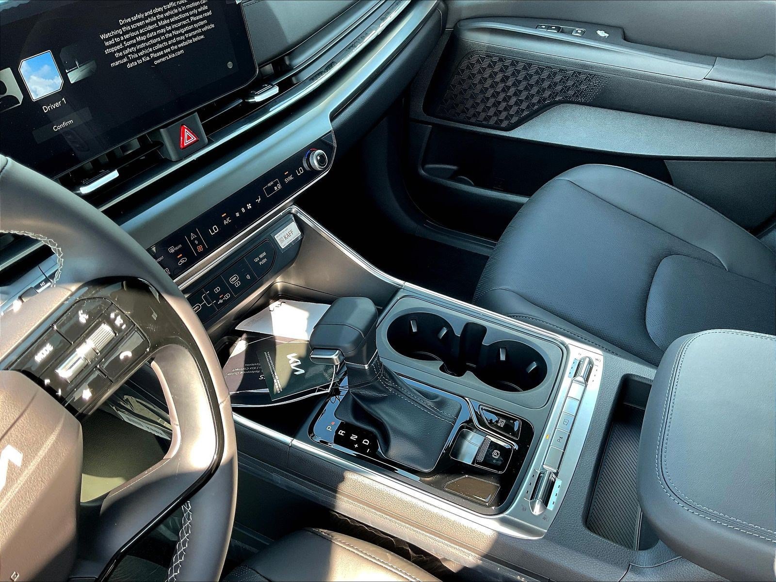 New 2027 Kia Carnival SX w/ Dark Edition Package FWD image 12